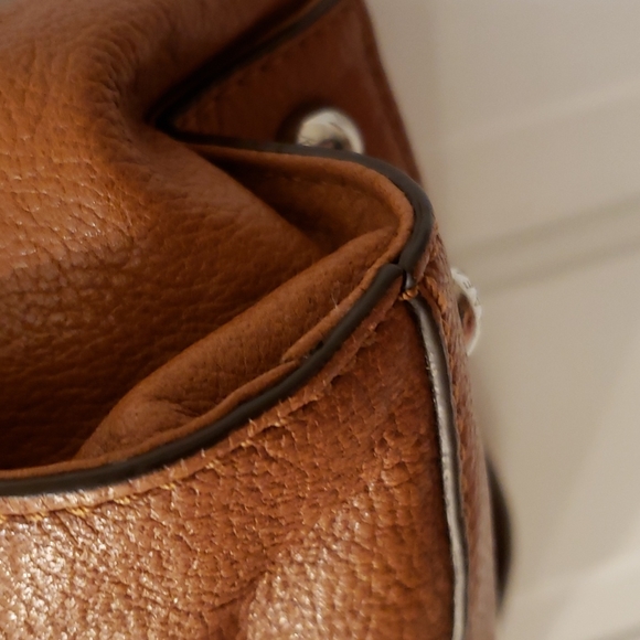 Michael Kors Hamilton Tote - Picture 6 of 11